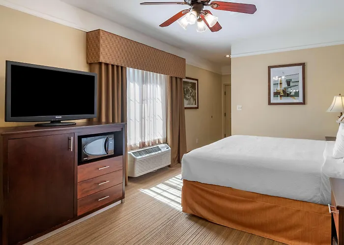 Best Western Plus Monica Royale Inn & Suites