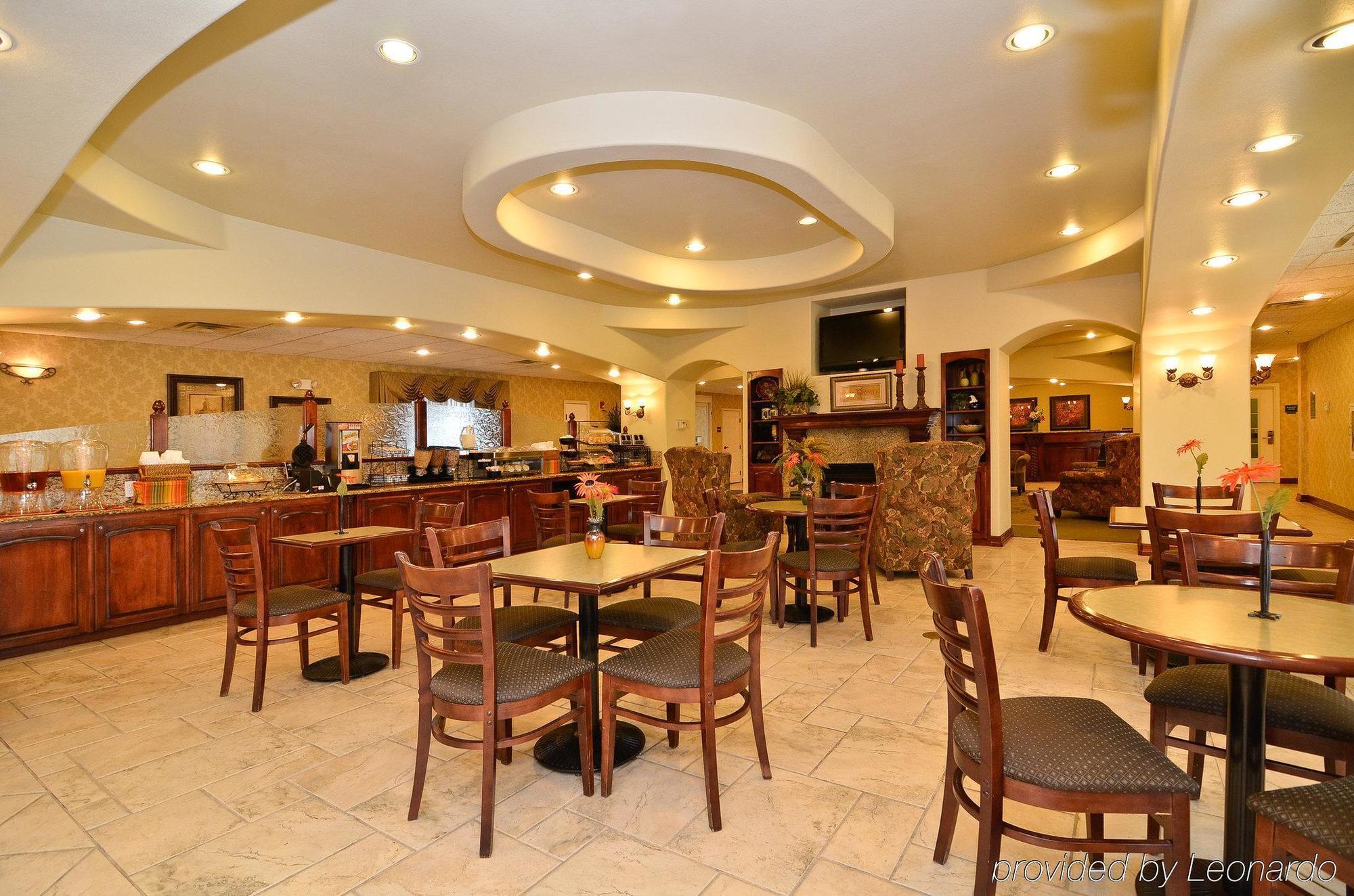 Western Monica Royale & Hotel 3*