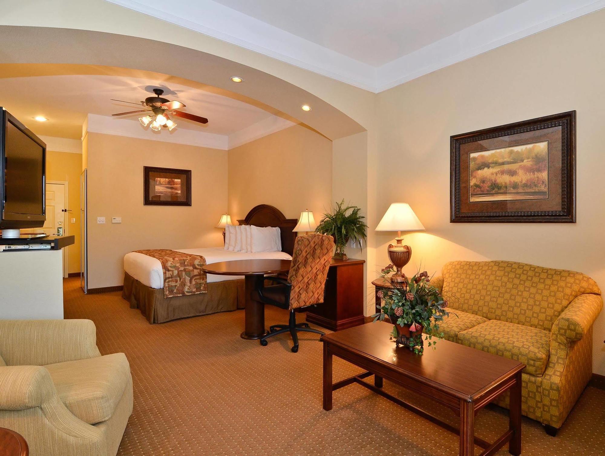 Western Monica Royale & 3* Greenville
